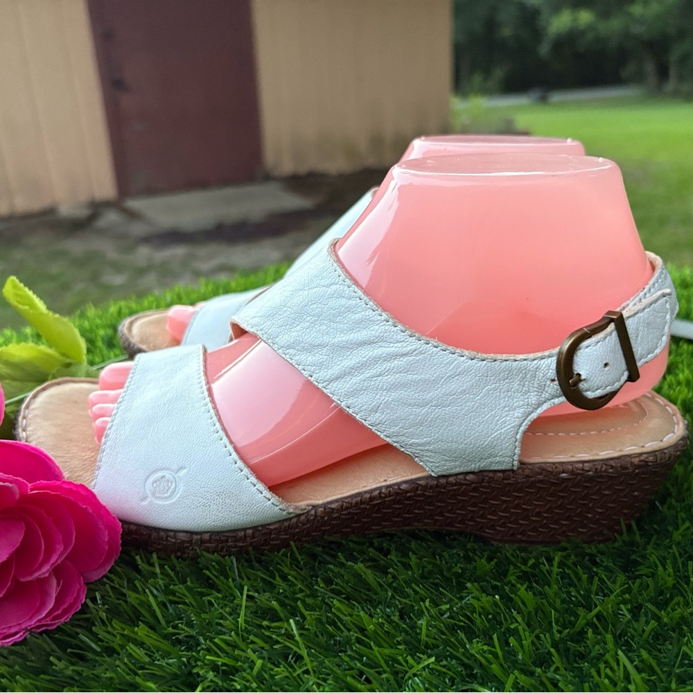 BORN LEATHER WEDGE SANDALS BUCKLE 9 - Picture 6 of 12